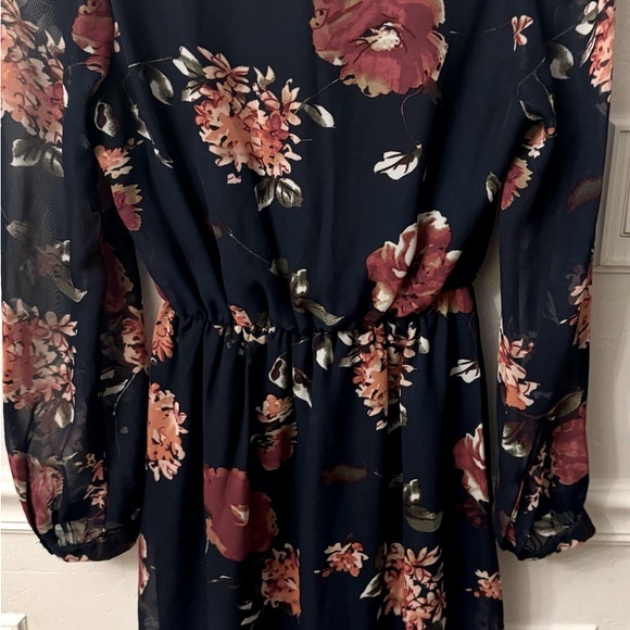NWOT Floral Dress Size Small - Picture 10 of 13